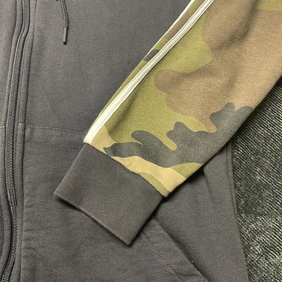 Adidas - Picture 11 of 13